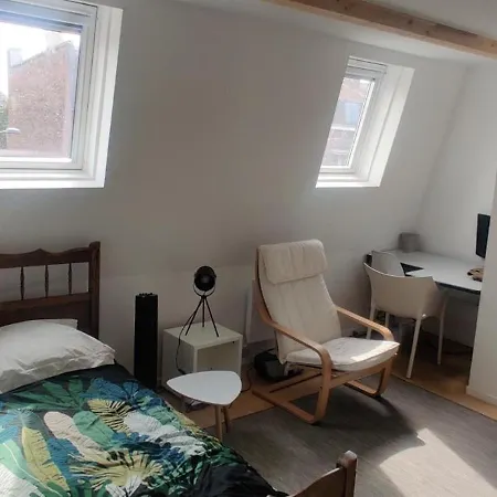 홈스테이 1 Dans Maison Partagee - Salle De Bain Privee - A Cote Du Metro *