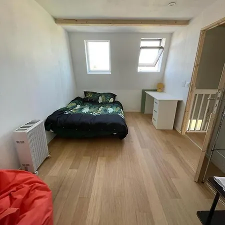 1 Dans Maison Partagee - Salle De Bain Privee - A Cote Du Metro