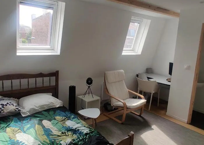 Privat bolig 1 Dans Maison Partagee - Salle De Bain Privee - A Cote Du Metro *