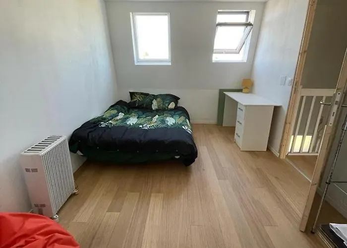 1 Dans Maison Partagee - Salle De Bain Privee - A Cote Du Metro